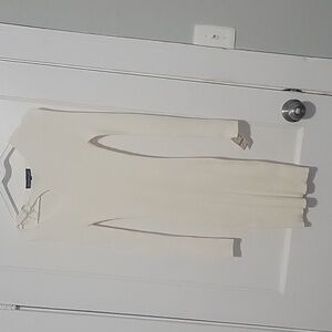 Derek heart cream long sleeve sweater dress. NWT. Size S. Front cut out.